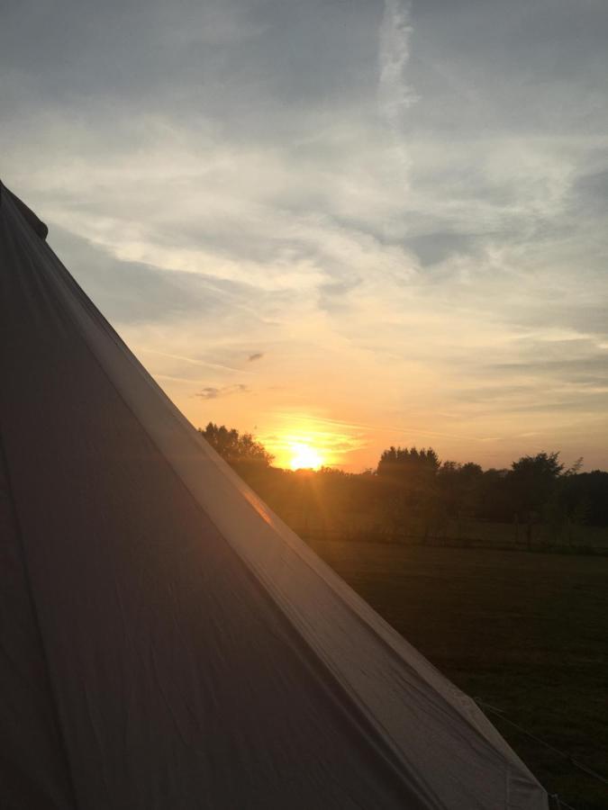 Hopgarden Glamping - Luxury 6M Bell Tent Wadhurst ภายนอก รูปภาพ
