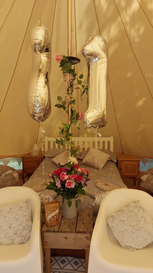 Hopgarden Glamping - Luxury 6M Bell Tent Wadhurst ภายนอก รูปภาพ